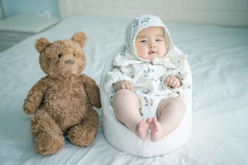 江门宝宝吃不饱母乳的症状